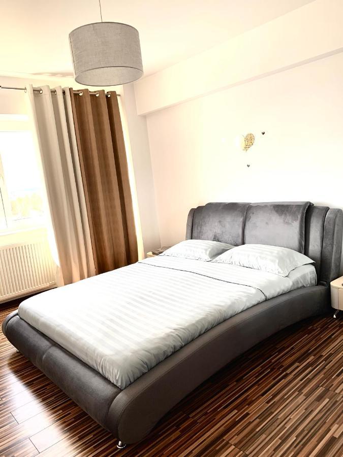 Sunny Central Apartments Suceava Buitenkant foto