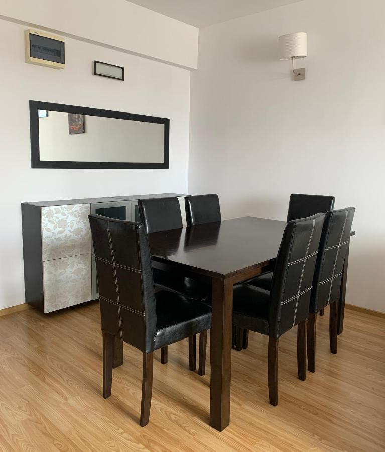 Sunny Central Apartments Suceava Buitenkant foto