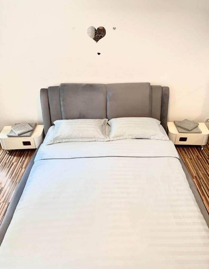 Sunny Central Apartments Suceava Buitenkant foto