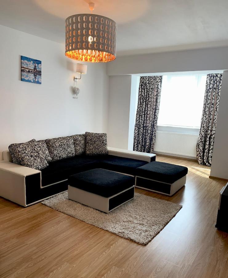 Sunny Central Apartments Suceava Buitenkant foto