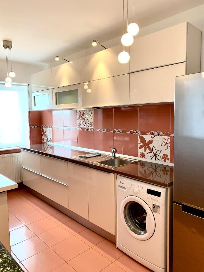Sunny Central Apartments Suceava Buitenkant foto